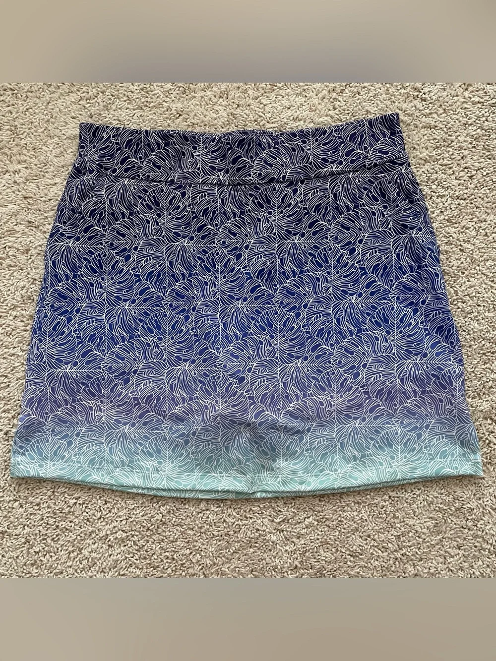 Vineyard Vines Navy and Aqua Performance Skort with White Leaf Print